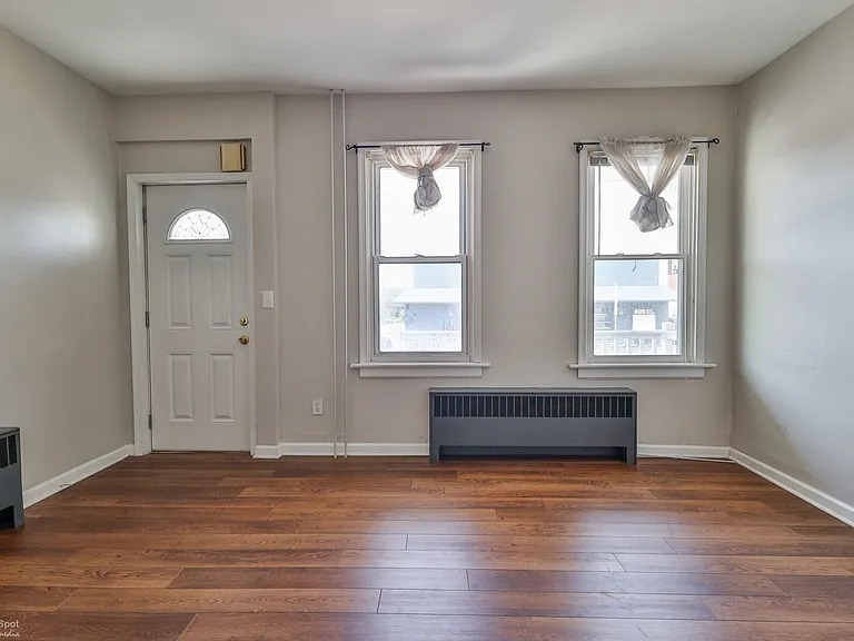 805 Main St — Photo 9