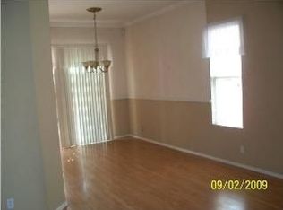 1042 Sunbeam Ln, Corona, CA 92881