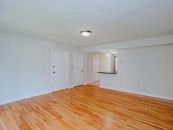 4th image of 6425 N Damen Ave APT 2W
