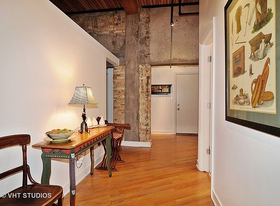 2nd image of 411 W Ontario St APT 206