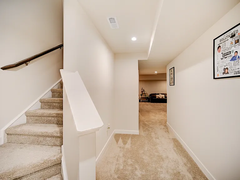 56 Pratt Ln — Photo 22