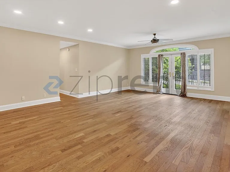 3638 Peachtree Rd NE #206 — Photo 9