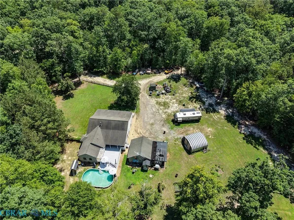 10002 Buckskin Trl, Gloucester, VA 23061