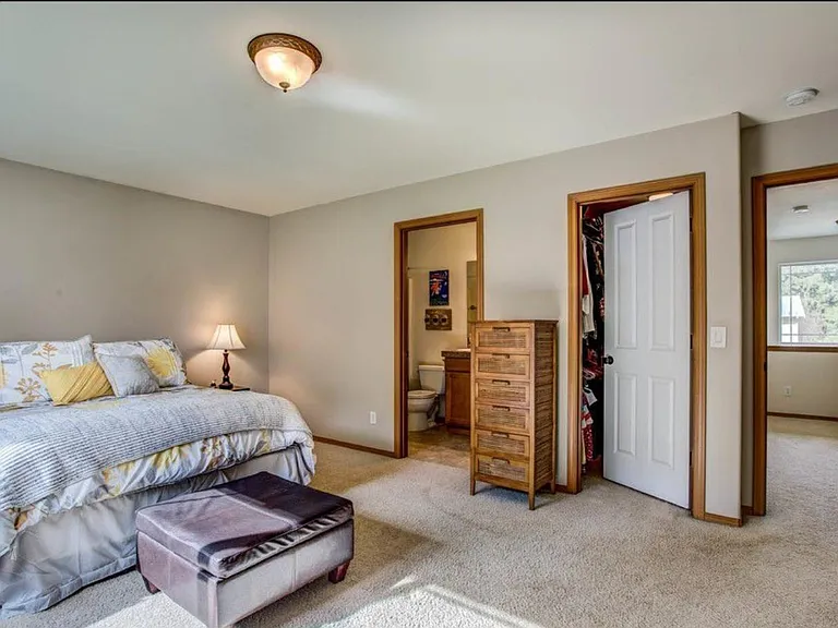 1305 King Dr — Photo 12