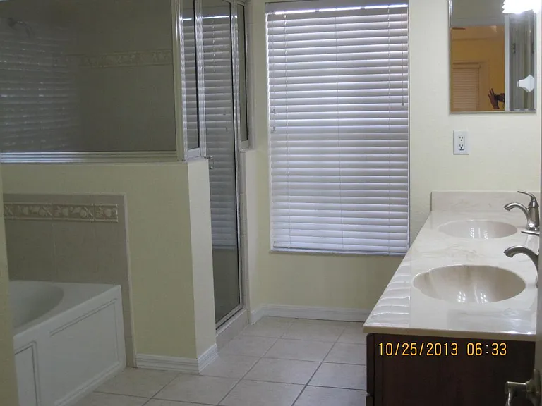 4509 SW 20th Pl — Photo 11