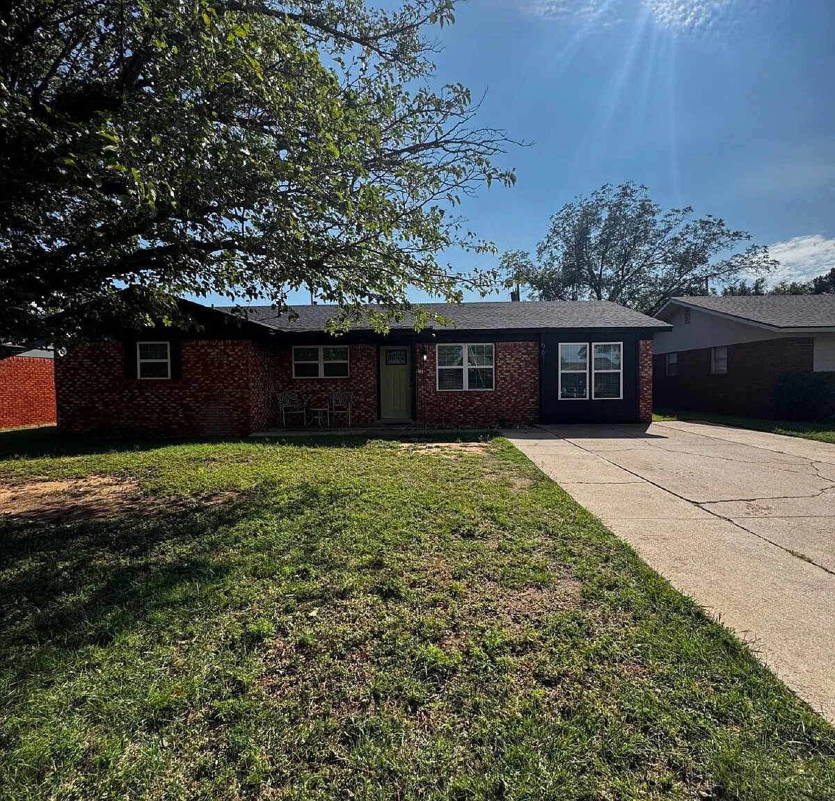 4 bed, 2.0 bath, 1413 sqft, $2,100 — Photo 1