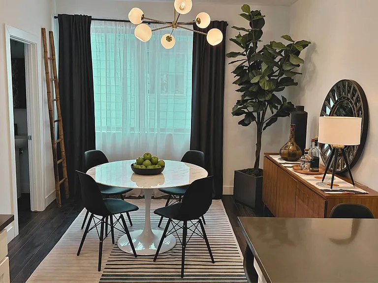 928 Navajo St — Photo 10