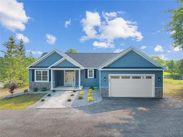 8074 Broadfield Rd, Pompey, NY 13138