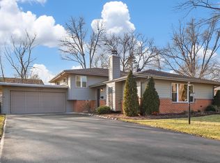 3345 Ralmark Ln, Glenview, IL 60026