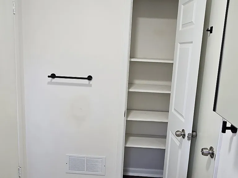 1437 Vesta Ave #1 — Photo 10