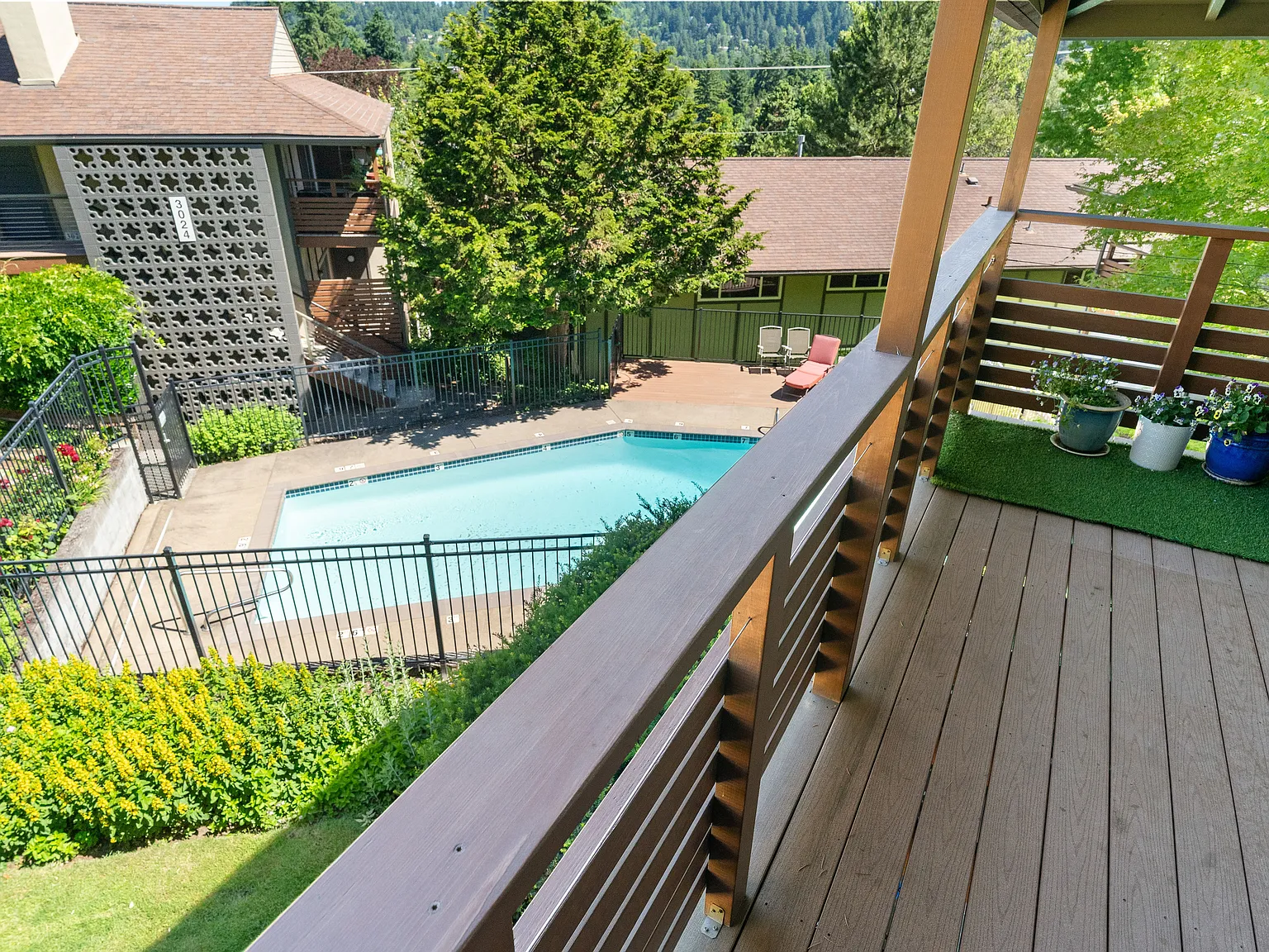 2 bed, 1.5 bath, 1100 sqft, $2,275 — Photo 3