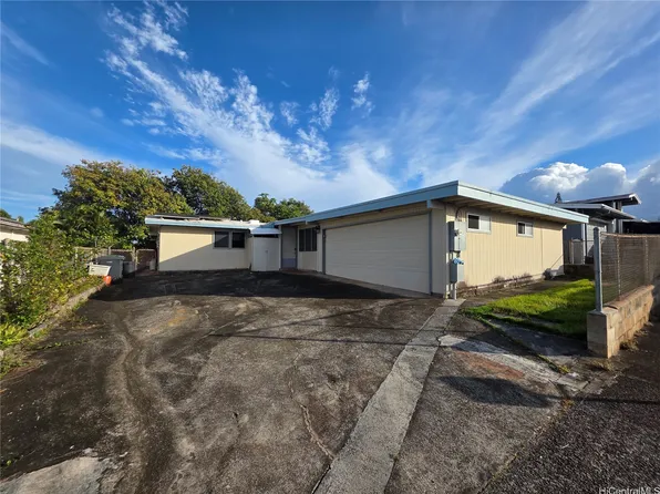 2536 Komo Mai Dr, Pearl City, HI 96782