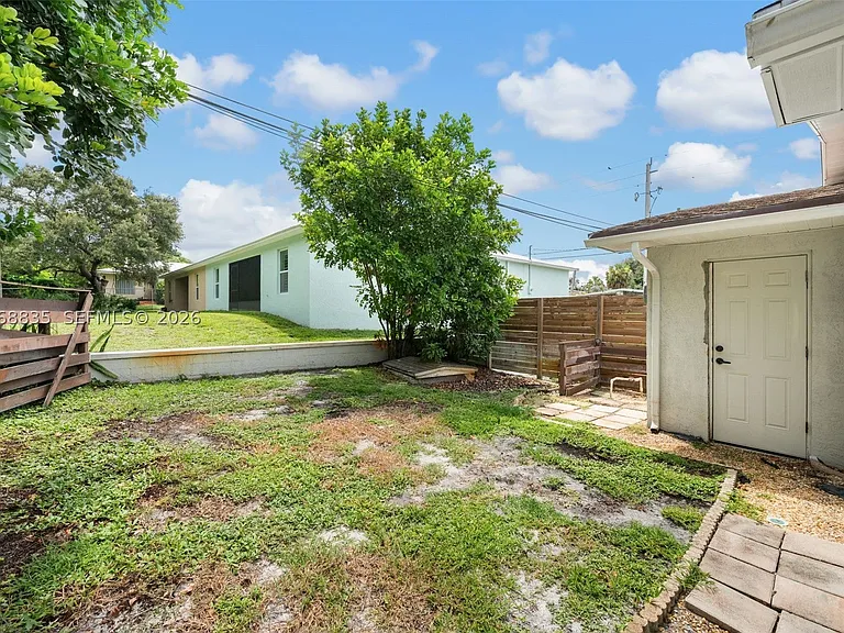 3317 NE Jeannette Dr — Photo 12