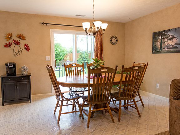 4th image of 6076 Morning Dove Dr
