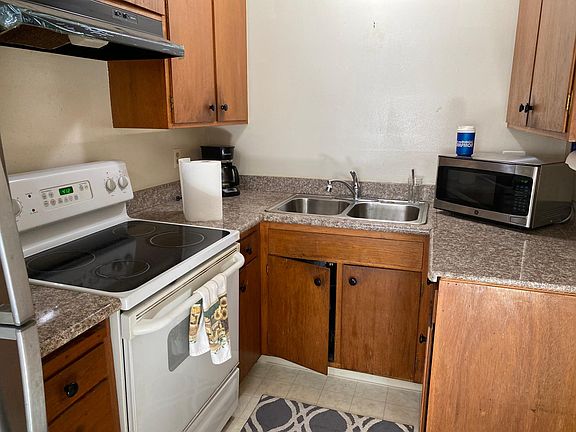 4th image of 3760 Peacock Ct APT 2