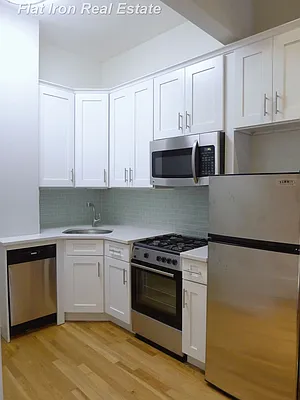 Rented by Flat Iron Real Estate | media 8