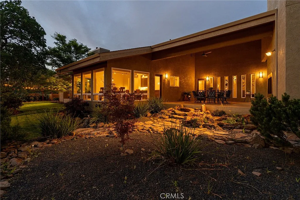 189 Indian Cliffs Dr photo 1