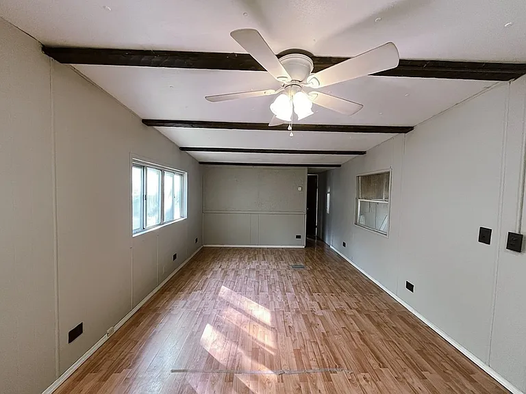 1360 E Commercial — Photo 1