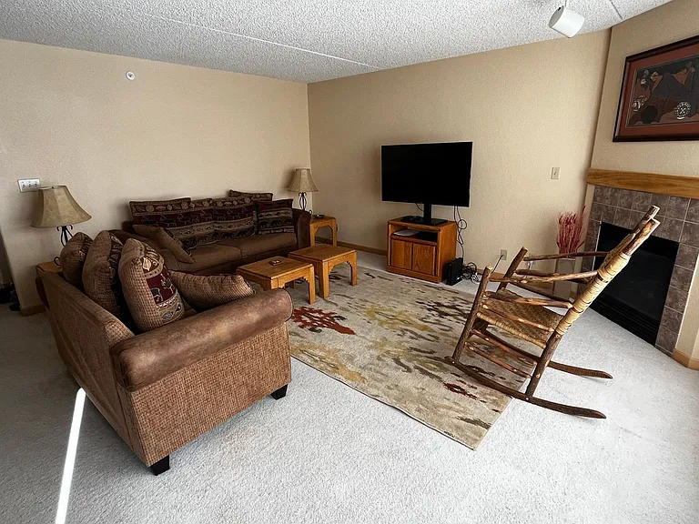 980 Lakepoint Dr #203 — Photo 6