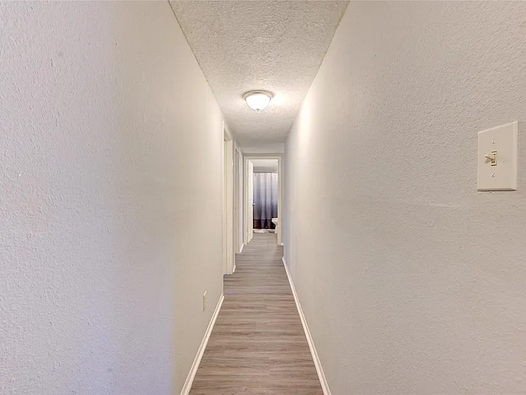 4106 California St — Photo 9
