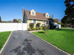 47 Cherry St, Ronkonkoma, NY 11779