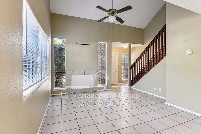 3 bed, 2.0 bath, 1400 sqft, $1,045 — Photo 4