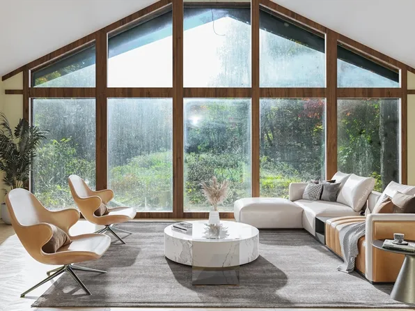 445 Arlington St, Dracut, MA 01826