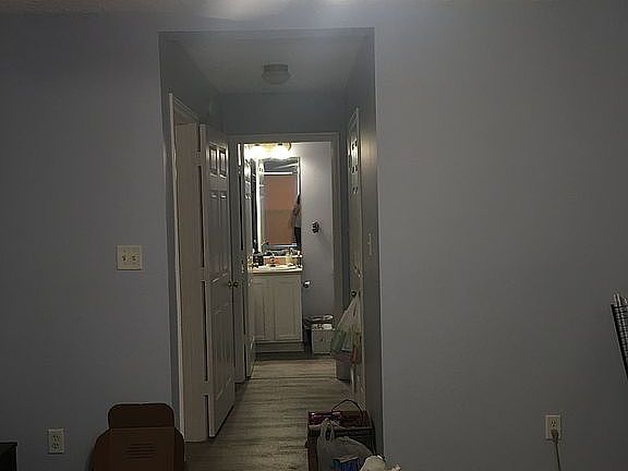 3rd image of 465 Leawood Cir