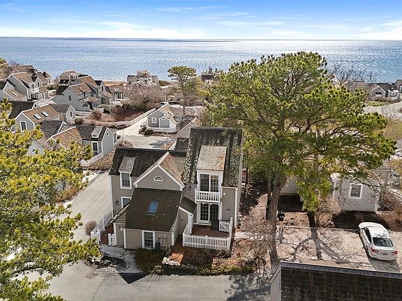 4th image of 4 Hyannis Point Rd #4