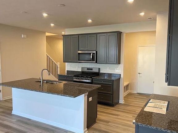 3rd image of 3374 Abberley Dr