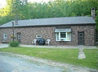 135 Roper Ln, Butler, PA 16001