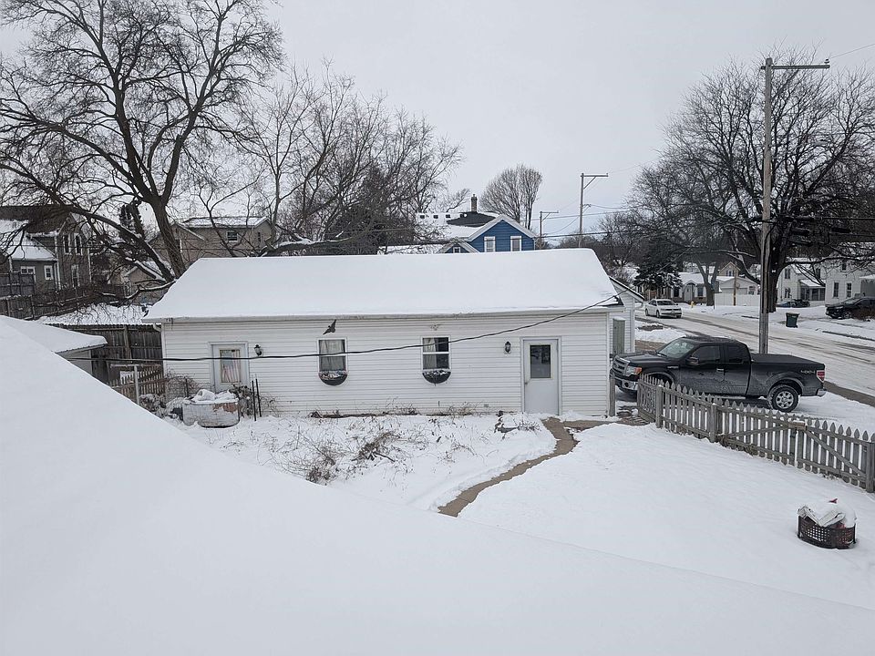 1st image of 329 Jefferson St