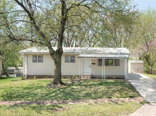 1335 Carmona Dr, Florissant, MO 63033