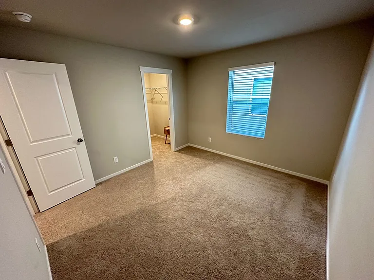 2406 Hyde Ct NE — Photo 20
