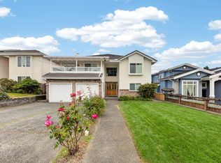 7164 Kitchener St, Burnaby, BC V5A 1L3