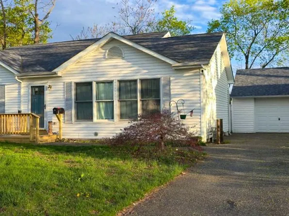 46 E Maple Street, Central Islip, NY 11722