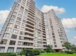 1101 Steeles Ave W #909, Toronto, ON M2R 3W5