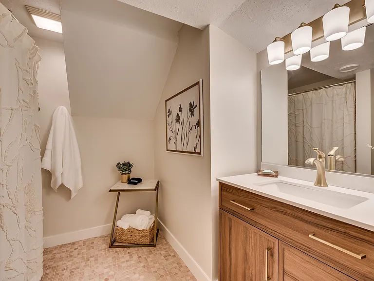 5021 Beacon Hill Rd #2 — Photo 20