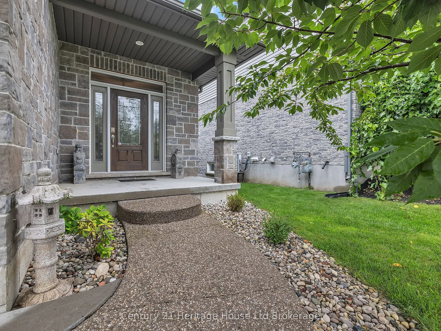 4 bed, $3,100 — Photo 2