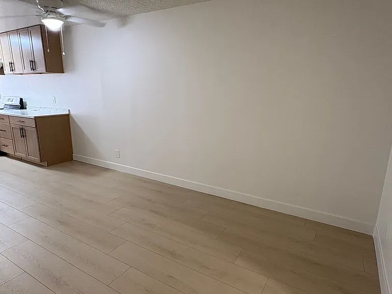 WOD - Woodman Apartments — Photo 11