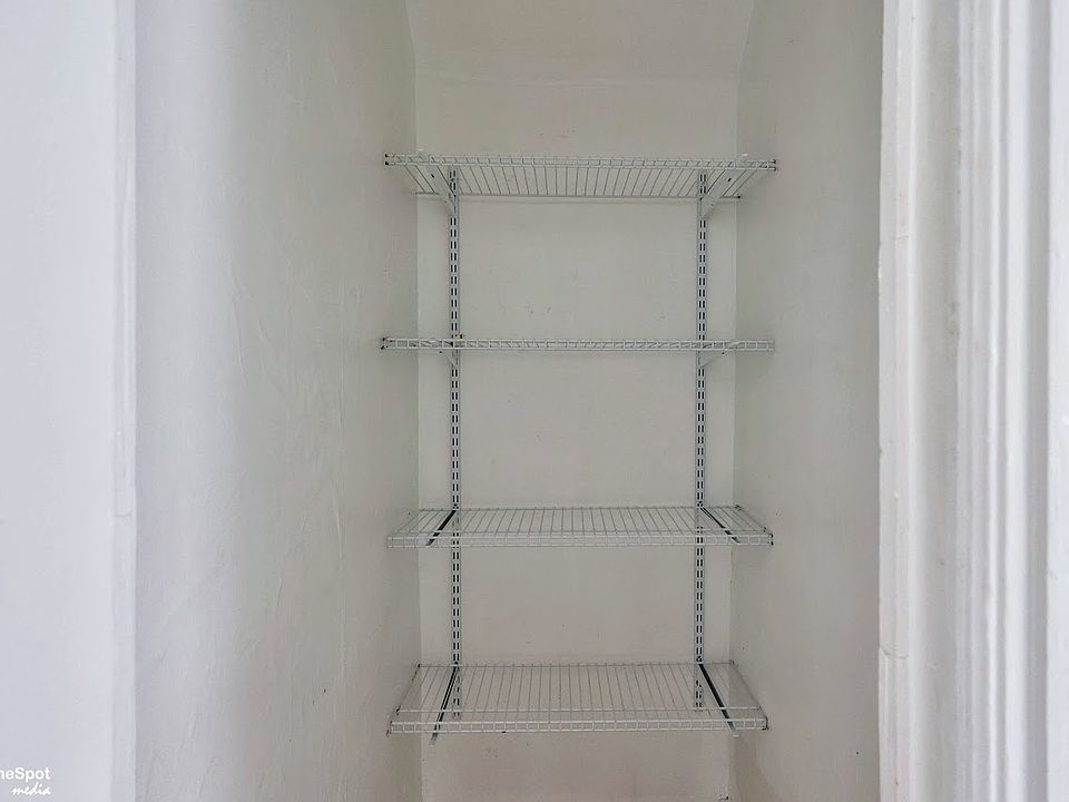 Kitchen pantry