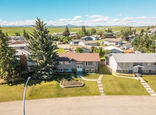 580 NE McDougall St, Pincher Creek, AB T0K 1W0