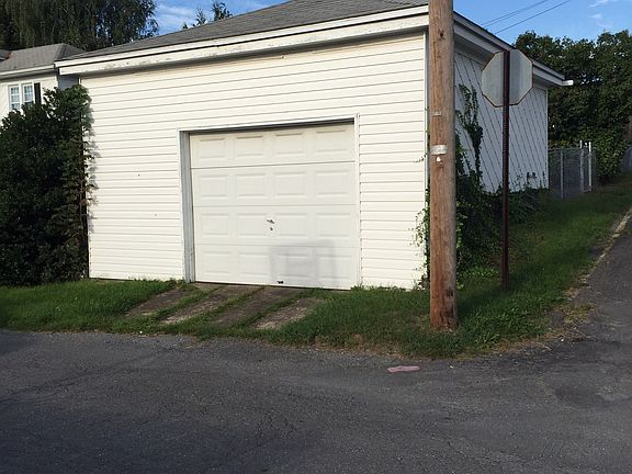 1 car detached garage