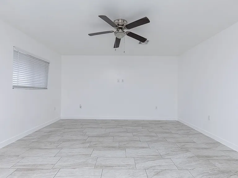 5918 Pierce St — Photo 13
