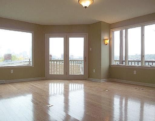 5th image of 118 Brosville St
