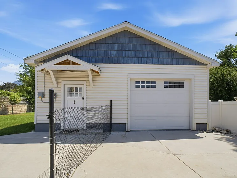 368 N Center St — Photo 13