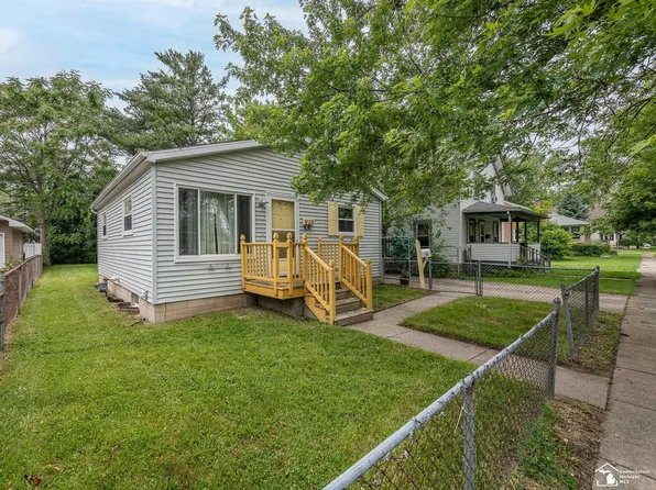 920 Smith St, Monroe, MI 48161