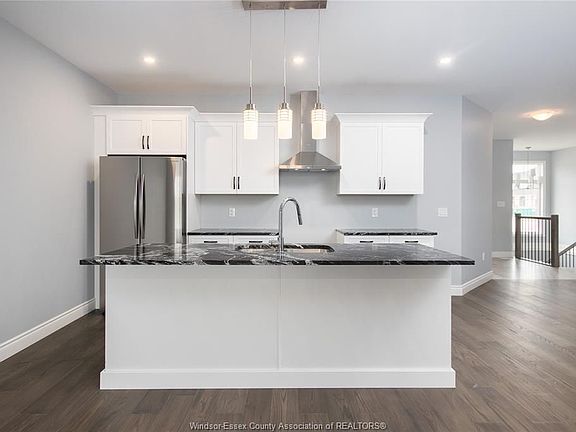 4th image of 182 McLellan Ave
