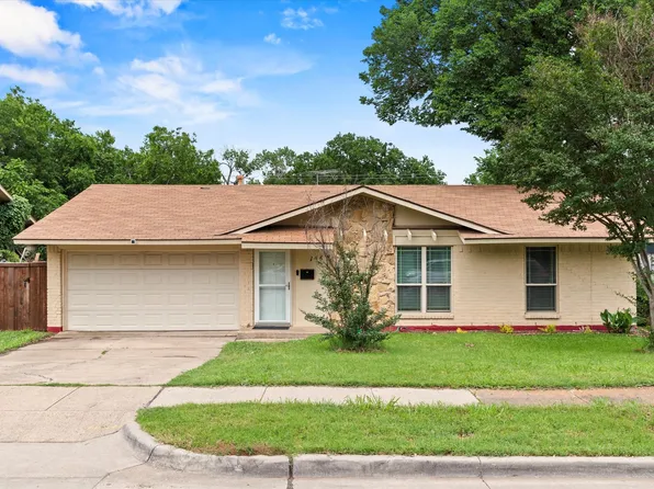 145 Price Dr, Lewisville, TX 75067