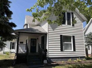 902 E Market St, Nappanee, IN 46550